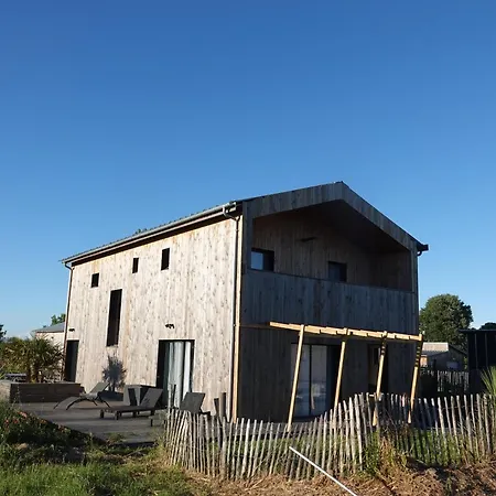 2 Maisons Bois , Les Conches Ferienhaus *