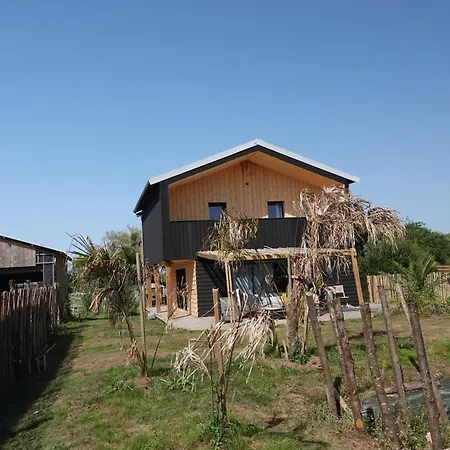 2 Maisons Bois , Les Conches Ferienhaus *